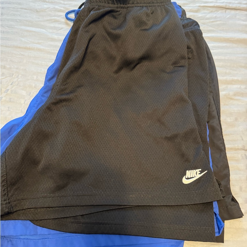 Nike Men's Athletic Shorts in Black and Blue